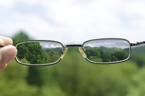 Blurred Horizon with glasses putting it into focus.